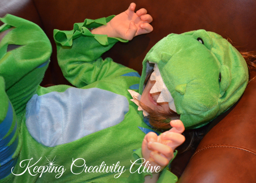 Inquiry Based Learning with Children at Home, Dinosaur Study! http://keepingcreativityalive.com